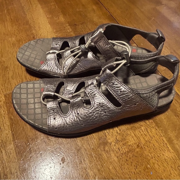 ECCO Bluma Toggle Pewter Metallic Comfort Walking Sandals | Size US 8 / EU 39 - Picture 8 of 12